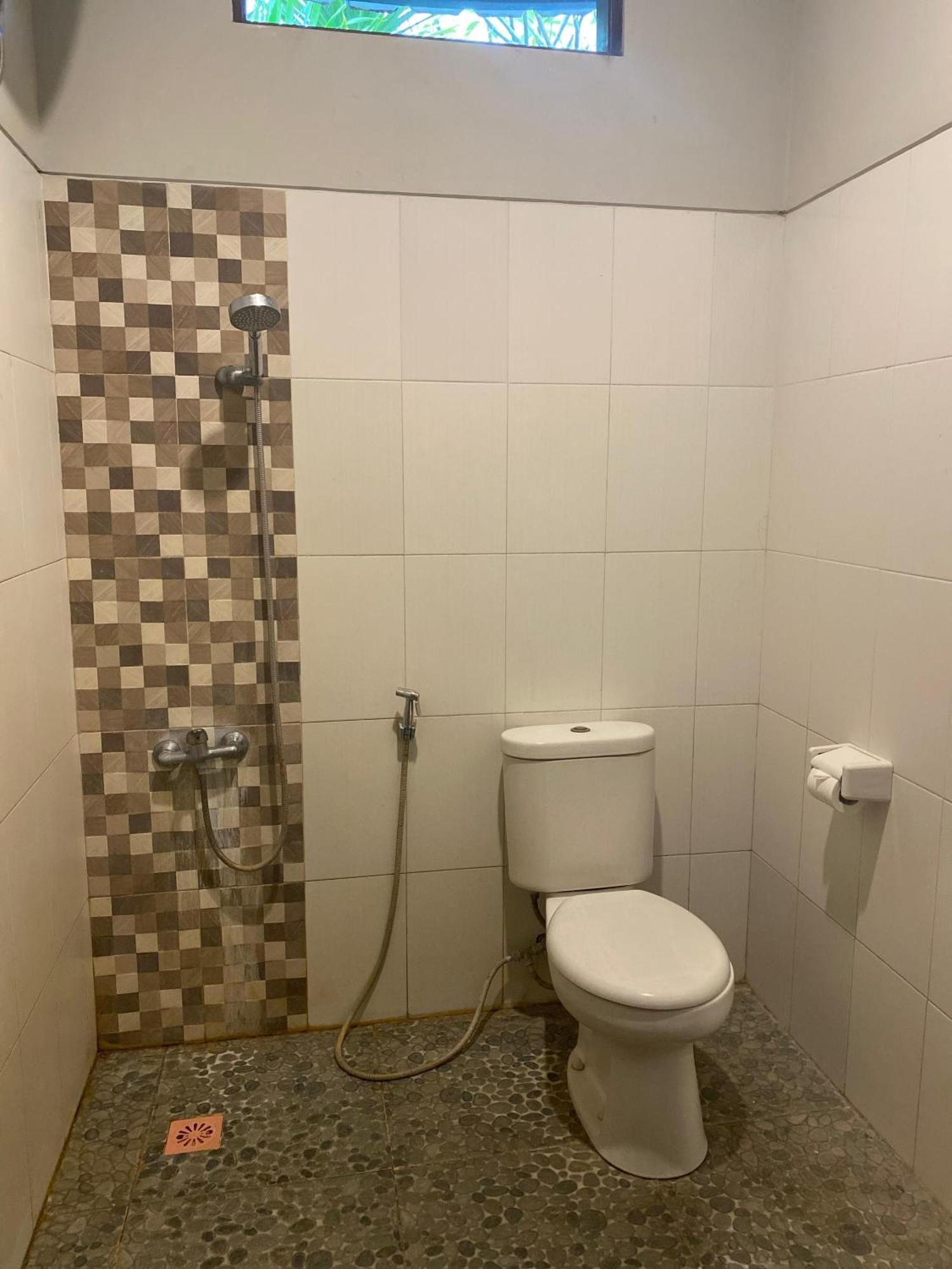 Hotel Ghamed Sari Esterno foto